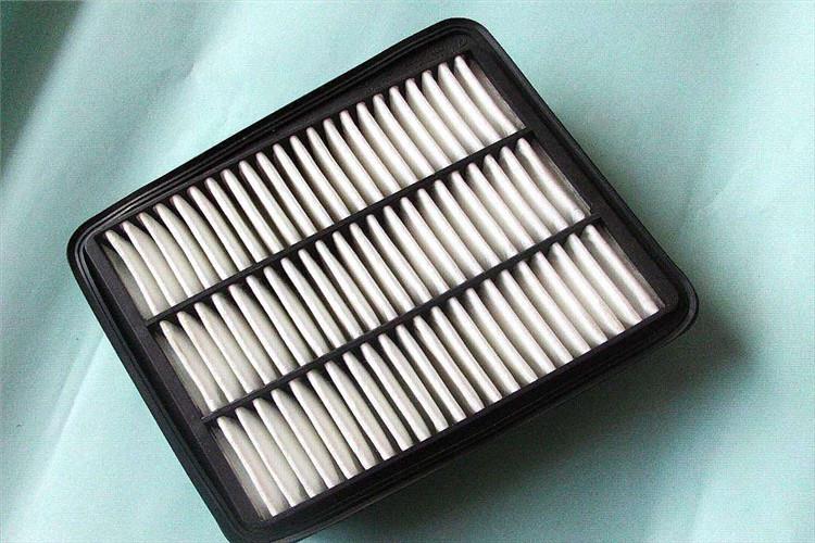 汽车拼搏网页版的主要作用是过滤掉经过空调通风系统的空气中的各种微粒及有毒气体