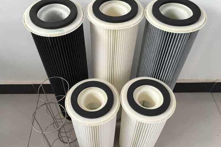 自洁式拼搏(中国)的外观结构也能直接影响到清粉效果，相对传统圆筒式滤芯，锥形滤芯上大下小的形状在脉冲震打时塑粉更容易脱落