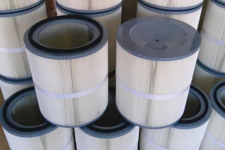 卡盘式拼搏(中国)管路系统与该喷吹安装组件结构的结合，使脉冲喷吹清灰时气流分布均匀，提高了清灰效率