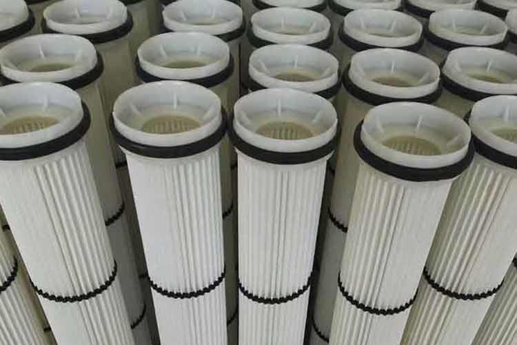 风机拼搏(中国)整体为圆柱形，滤筒上下盖板为塑胶材质，其他级别滤筒盖板为电解板或不锈钢板冲压成型的