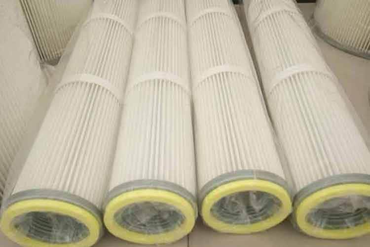 在任何情形下，均不容许高效拼搏(中国)操作人员将未熄火的香烟或其它燃烧着的物品抛入粉尘控制的吸风罩或风管中