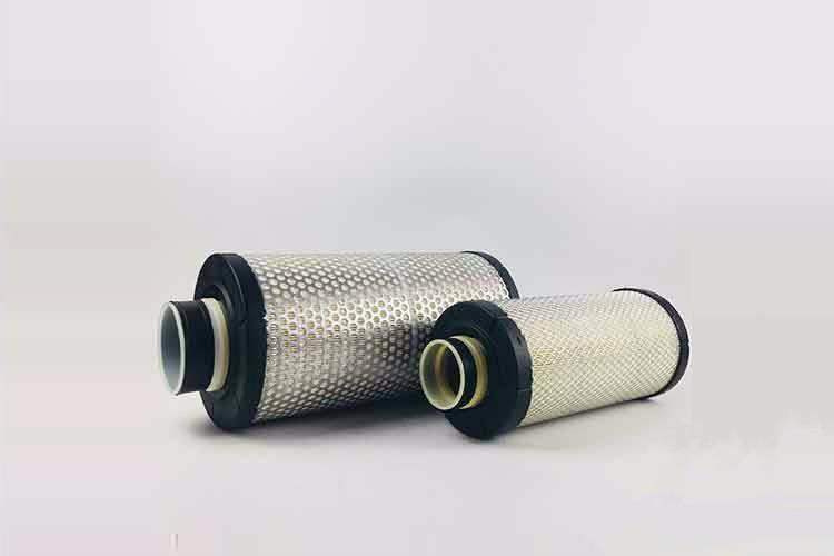 对于拼搏网页版冒烟的发动机，可以拆下进气管，然后观察气缸盖的进气口