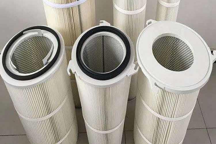 拼搏(中国)端盖为铁盖，注胶盖或铝盖，拼搏(中国)滤材一般采用优异国产进口滤纸和聚酯纤维滤材